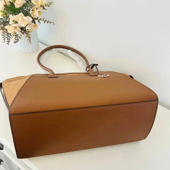 Michael Kors Avril Extra-Large Leather and Suede Tote Bag Luggage - Picture 9 of 10